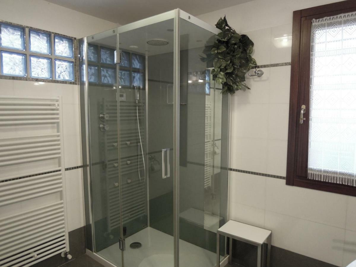 Ca' Delfina Holiday Home Венеция Экстерьер фото