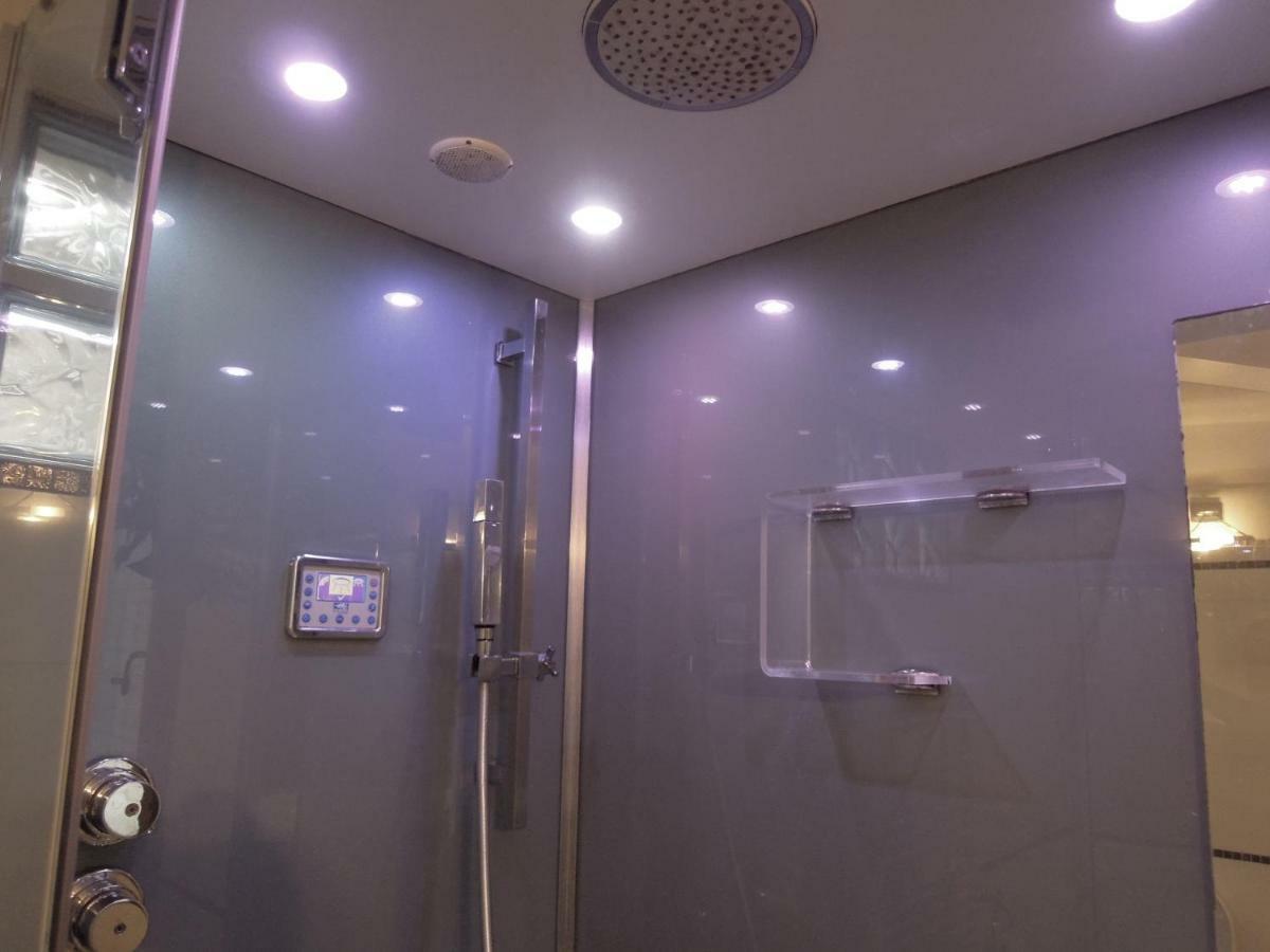 Ca' Delfina Holiday Home Венеция Экстерьер фото